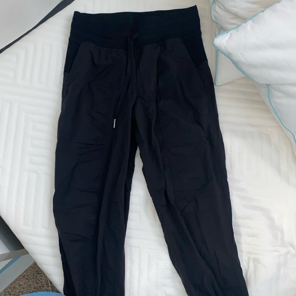 Lululemon Dance Studio Mid Rise Joggers Full Length in a size 4